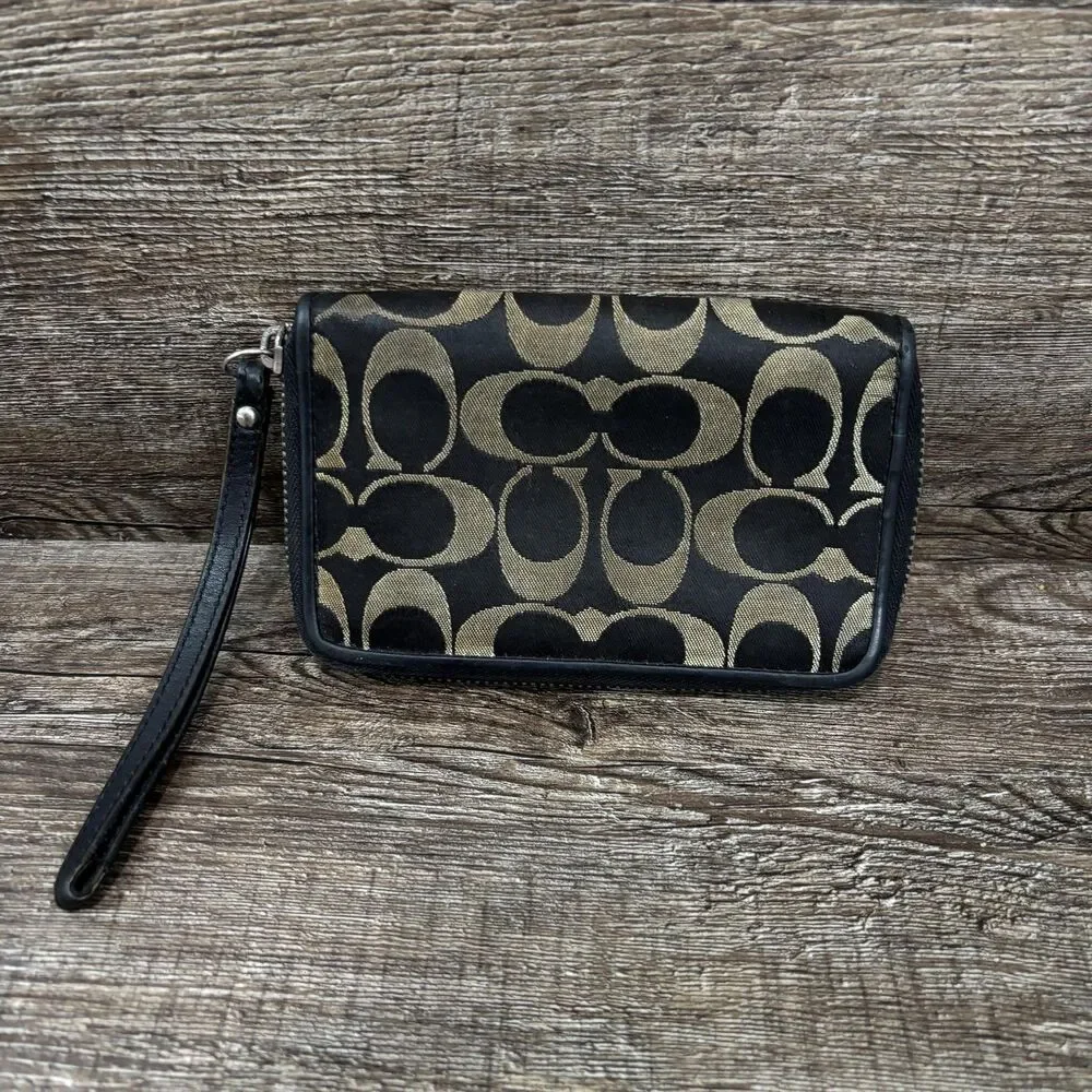 Coach id plastic